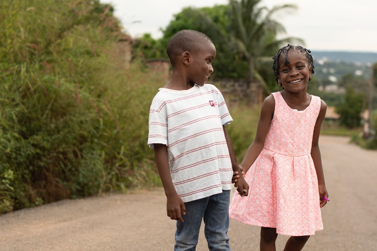 niño y niña africanos