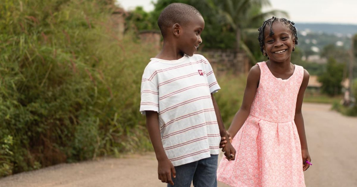 niño y niña africanos